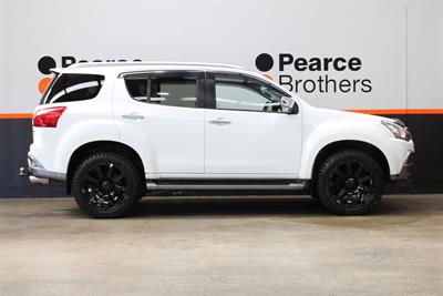 2018 Isuzu Mu-X - Thumbnail