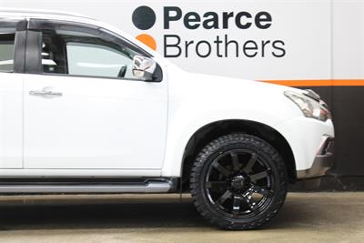 2018 Isuzu Mu-X - Thumbnail