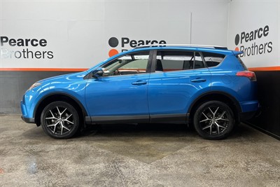 2016 Toyota RAV4 - Thumbnail