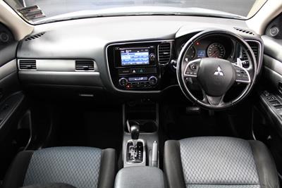 2013 Mitsubishi Outlander - Thumbnail