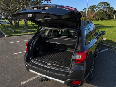 2018 Subaru Outback - Thumbnail