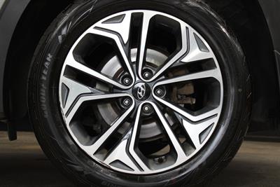 2019 Hyundai Santa Fe - Thumbnail