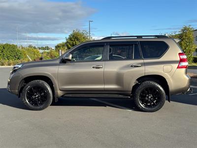 2015 Toyota Landcruiser Prado - Thumbnail