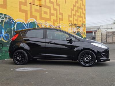 2018 Ford Fiesta - Thumbnail