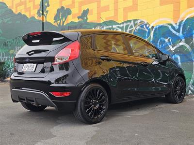 2018 Ford Fiesta - Thumbnail