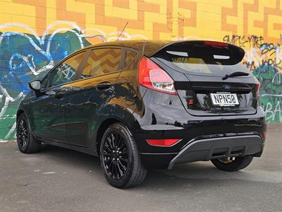 2018 Ford Fiesta - Thumbnail