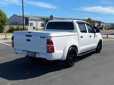 2011 Toyota Hilux - Thumbnail