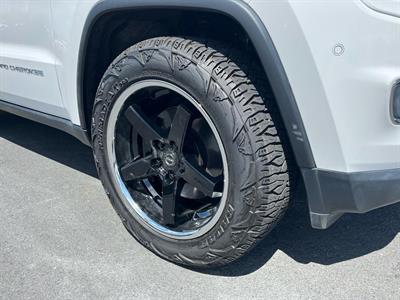 2015 Jeep Grand Cherokee - Thumbnail