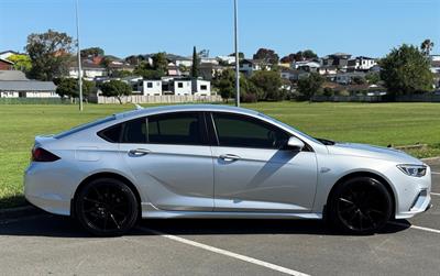 2019 Holden Commodore - Thumbnail