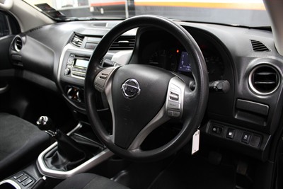 2021 Nissan Navara - Thumbnail