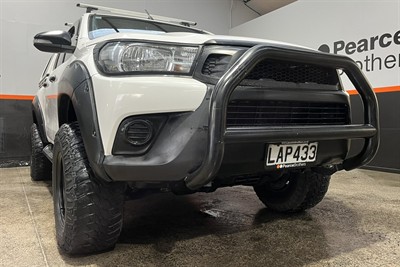 2017 Toyota Hilux - Thumbnail