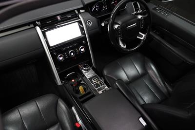 2017 Land Rover Discovery - Thumbnail