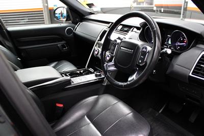 2017 Land Rover Discovery - Thumbnail
