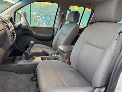 2011 Nissan Navara - Thumbnail