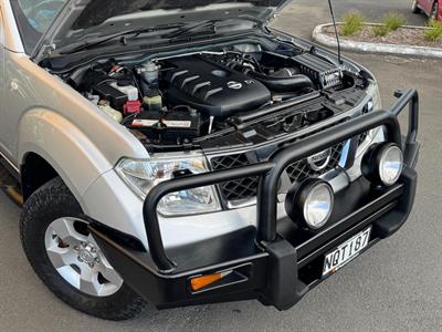 2011 Nissan Navara - Thumbnail