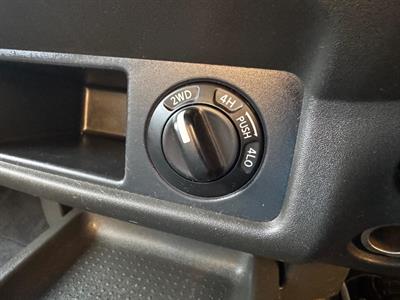 2011 Nissan Navara - Thumbnail