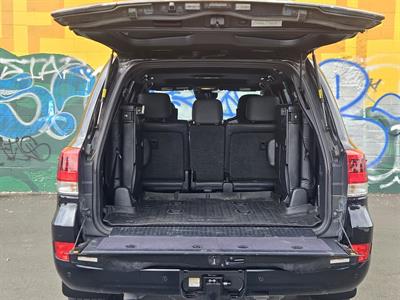 2016 Toyota Landcruiser - Thumbnail