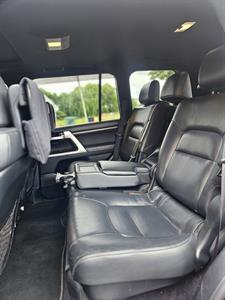 2016 Toyota Landcruiser - Thumbnail