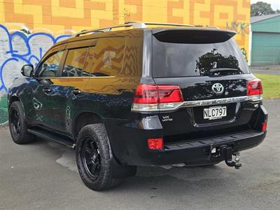 2016 Toyota Landcruiser - Thumbnail