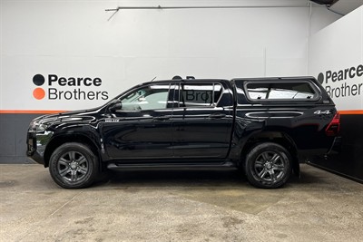 2025 Toyota Hilux - Thumbnail