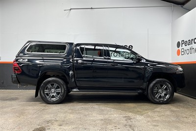 2025 Toyota Hilux - Thumbnail