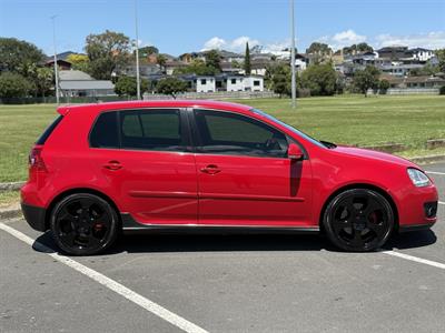 2009 Volkswagen Golf - Thumbnail