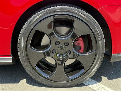 2009 Volkswagen Golf - Thumbnail