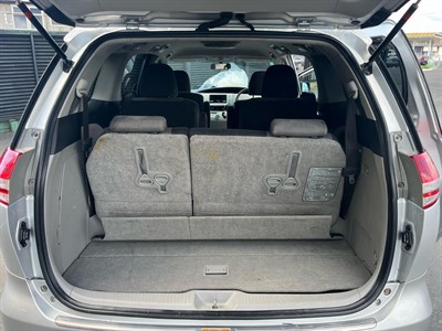 2006 Toyota Estima - Thumbnail