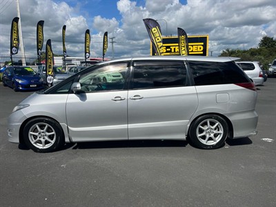 2006 Toyota Estima - Thumbnail