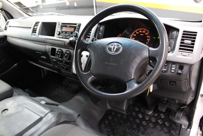 2011 Toyota Hiace - Thumbnail
