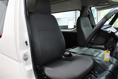 2011 Toyota Hiace - Thumbnail
