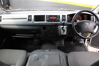 2011 Toyota Hiace - Thumbnail