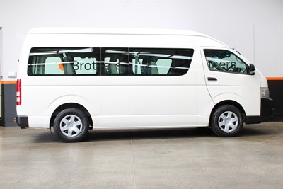 2011 Toyota Hiace - Thumbnail