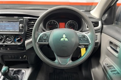 2016 Mitsubishi Triton - Thumbnail