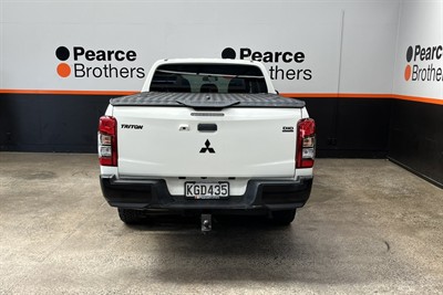 2016 Mitsubishi Triton - Thumbnail