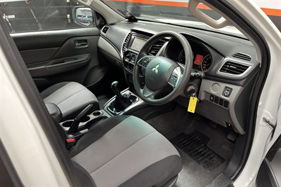 2016 Mitsubishi Triton - Thumbnail