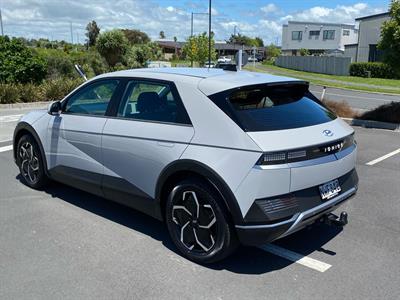 2021 Hyundai Ioniq 5 - Thumbnail