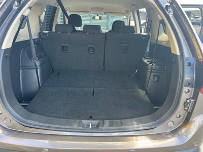 2016 Mitsubishi Outlander - Thumbnail