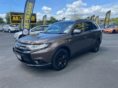 2016 Mitsubishi Outlander - Thumbnail