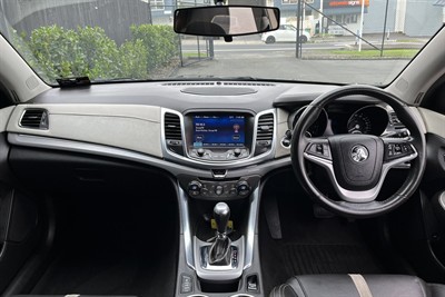 2015 Holden COMMODORE - Thumbnail