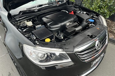 2015 Holden COMMODORE - Thumbnail