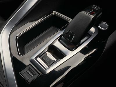 2018 Peugeot 3008 - Thumbnail