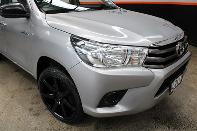2017 Toyota Hilux - Thumbnail