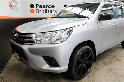 2017 Toyota Hilux - Thumbnail