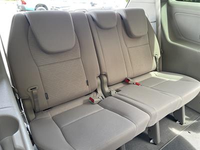 2020 Kia Carnival - Thumbnail