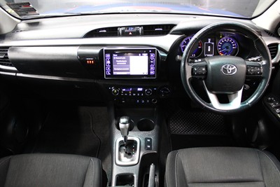 2017 Toyota Hilux - Thumbnail