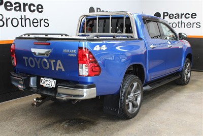 2017 Toyota Hilux - Thumbnail