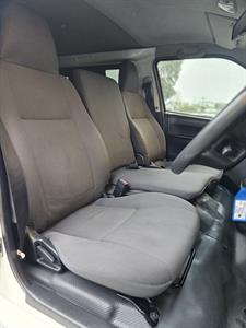 2014 Toyota Hiace - Thumbnail