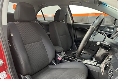 2016 Mitsubishi Lancer - Thumbnail