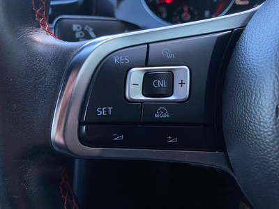 2014 Volkswagen Golf - Thumbnail